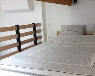 Studio Moderne - Solaize - Chambre