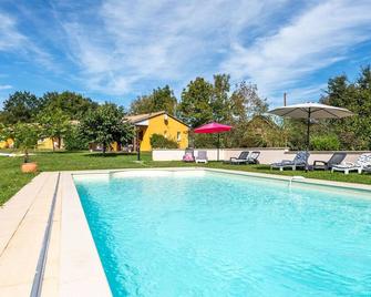 Quiet house in the countryside. 3 - Hautefort - Piscina
