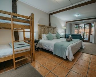 The Village Lodge - Stormsrivier