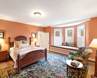 A Riverside Retreat nestled in the Blue Ridge Mountains - Millboro - Bedroom