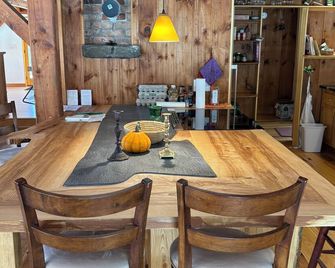 Gorgeous Timber Frame Home in Ashfield - 4 bedrooms, 3 bathrooms and Sauna - Ashfield - Dining room