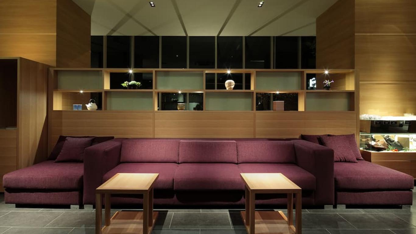 كانديو هوتلز سانو