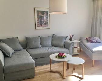 Vacation apartment in Baunatal-Großenritte near the Documenta city of Kassel - Baunatal - Wohnzimmer
