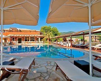 Riviera Perdika Hotel - Perdika - Piscine