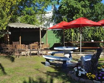 Stumble Inn Backpackers Lodge - Stellenbosch - Patio