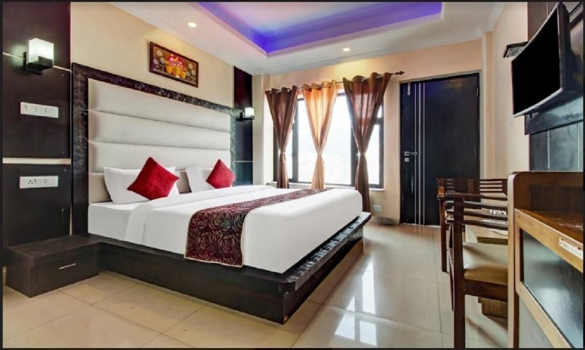 Uphill Courtyard Family Suites for 6 people on Hill Top - שימלה - חדר שינה