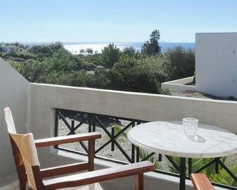 Idomeneas Apartments - Sougia - Balcony