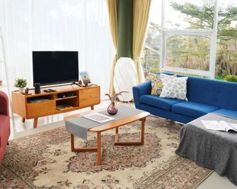 Modern 3 Bedroom Villa in a Private Complex B3 - Megamendung - Sala de estar