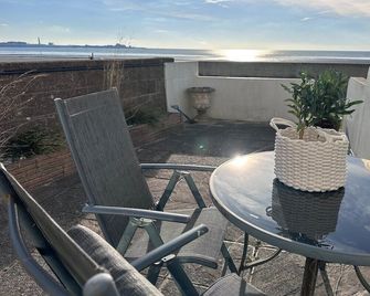 1 Bed House, On The Beach - Saint Peter - Parveke