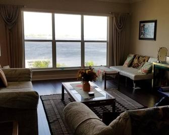 Waterfront Paradise condo - Bradenton - Living room