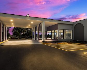 Red Roof Inn & Conference Center Chicago - Aurora Fox Valley - Aurora - Budova