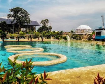 Farmko Glamping - Dolores - Piscina