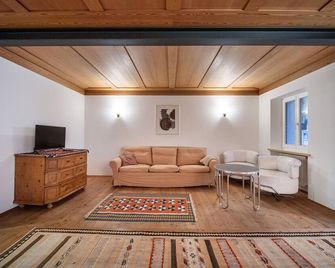 Apartments Stina - ออร์ติเซ - ห้องนั่งเล่น