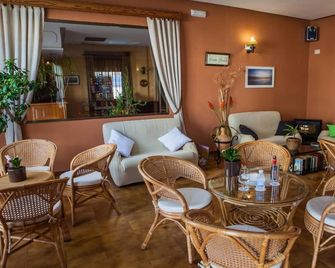 Hotel Tres Jotas Conil - Conil de la Frontera