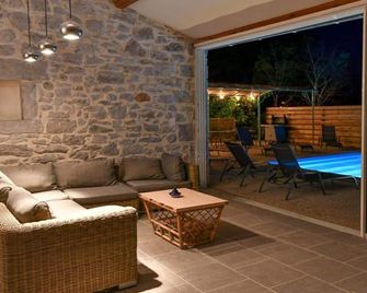 Villa Céline - Ruoms Gorges de l'Ardeche - Ruoms - Patio