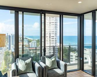 Burleigh Seaside Sanctuary - Burleigh Heads - Balcony