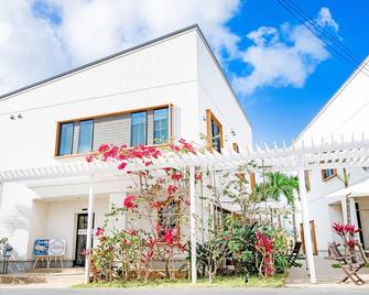 Hotel California Miyakojima Resort - Miyakojima Island - Будівля