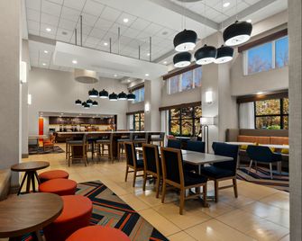 Hampton Inn & Suites by Hilton Fort Belvoir Alexandria South - Александрія - Buffet
