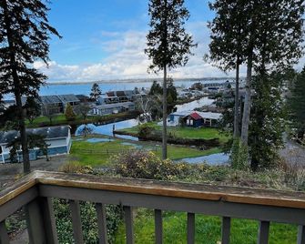 Charming, dog-friendly cabin in peaceful Birch Bay, Wa - Blaine - Balkón