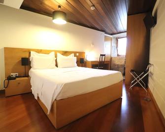Hotel Rural Alves - Braga - Casa Alves De Torneiros - São Vicente do Penso - Habitación