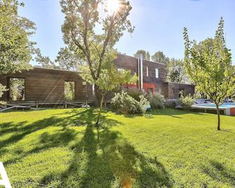 Contemporary country house! - Martignargues - Vista del exterior