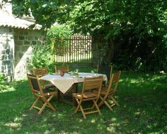 Domaine du Clap - Pranles - Patio