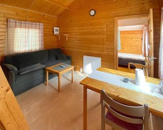 Beautiful home in Nybro with sauna - Nybro - Living room