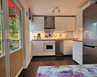 Baltic Sea holiday home in a quiet location - only 200 m to the beach, dogs welcome, W-LAN - Rewal - Kuchnia