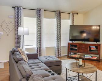 Bitterroot Mountain Views Montana Family Home! - Hamilton - Sala de estar