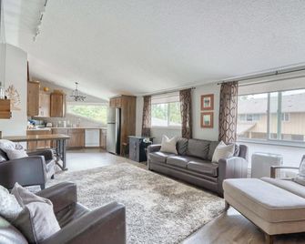 Mt Hood Village Condo - Cozy Retreat with Fireplace - Mount Hood Village - Salon