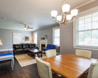 3 Bedroom Home In The Middle Of Nashville! - Nashville - Salle à manger