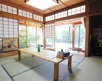 Up to 15 ppl in Japanese traditional style house - Yatokari 1718 Kayashimahonmachi Neyagawa City - Neyagawa - Dining room