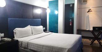 2 Inn 1 Boutique Hotel & Spa - Sandakan - Bedroom