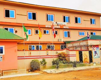 Open Space Hotel Kumasi - Kumasi - Edificio