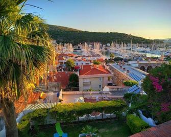 Yalcin Hotel - Cesme
