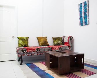 Eastwest Hospitality - Freetown - Living room