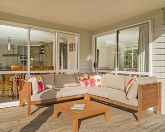 Hahei Haven - Hahei Holiday Home - Hahei - Living room