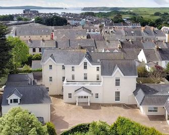 The Shell at the Hideaway - Tenby - Building
