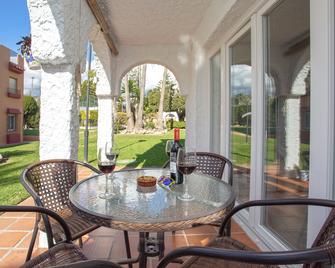 Sunstay Relax Rio Marina Beach Nerja - Nerja - Patio