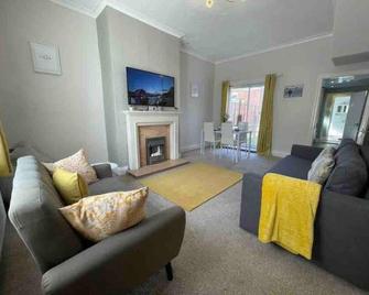 Jarrow, Leisure Business Relocation, Park Free - Jarrow - Living room
