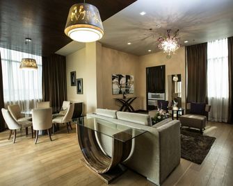 Goldberry Suites & Hotel Mactan - לאפו-לאפו סיטי - טרקלין