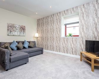 Granary Suite No3 - Donnini Apartments - Ayr - Living room