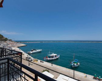 Samaina Port Hotel - Samos - Balkon