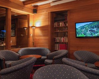 Hotel Bellevue - Traditional Swiss Hideaway - Lauterbrunnen - Lounge