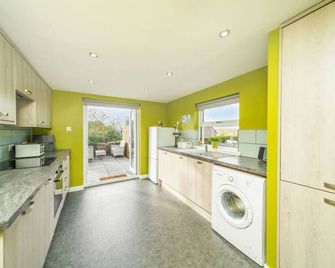Pelshaven Cottage - Cornhill-on-Tweed - Kitchen