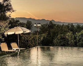 5 bd property, comfortable, amazing view, pool - Darmarochori - Piscina