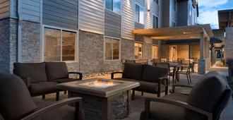 Country Inn & Suites by Radisson, St. Cloud West - Saint Cloud - Patio
