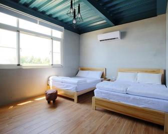 Liuqiu Backpackers Hostel - Liuqiu - Habitación
