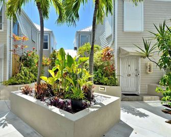 Duval Breeze by AvantStay - Key West