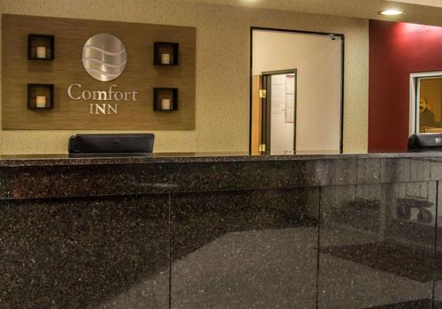 Comfort Inn C 100 C 1 6 8 Birch Run Hotel Deals Reviews